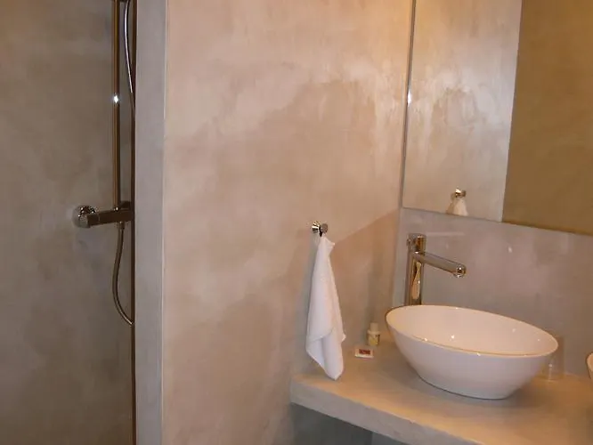Au Petit Cuchet Otel *